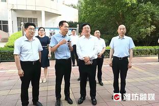 ?这饼差点吐出来了！席菲诺垃圾时间登场 空篮扣篮嗑筐但弹进去了